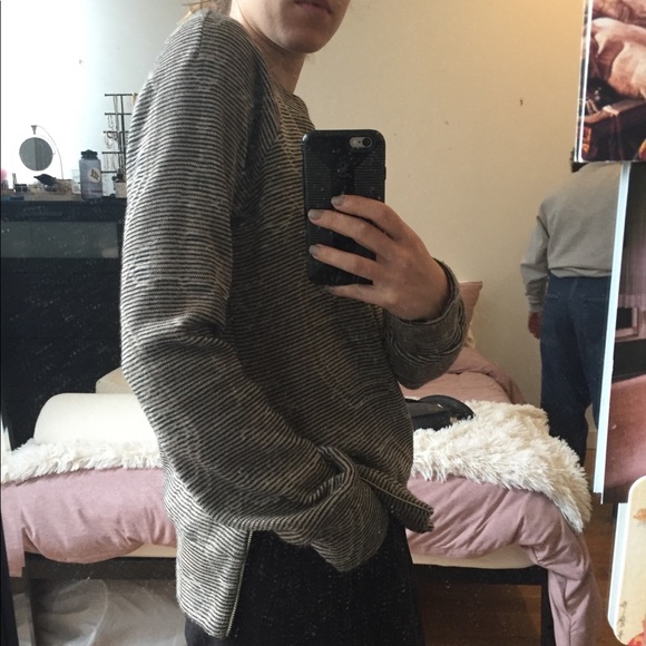 Brown sweater - Picture 3 of 4